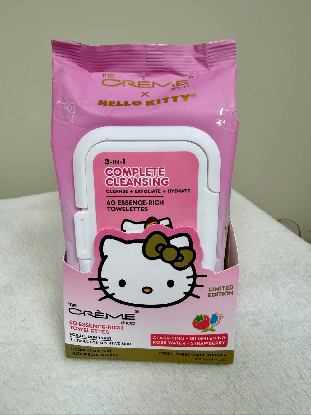 The Creme Shop X Hello Kitty Cleansing Wipes. Limited Edition